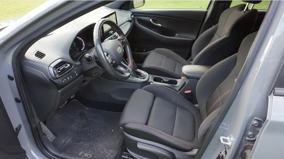 HYUNDAI i30 -