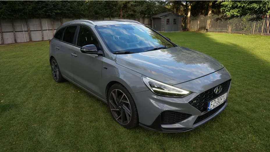HYUNDAI i30 -