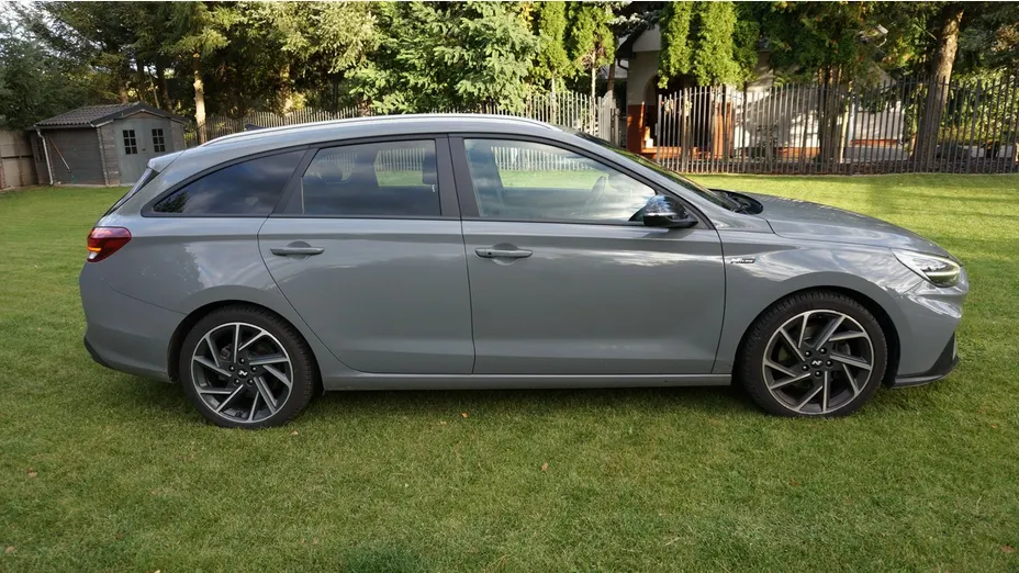 HYUNDAI i30 -