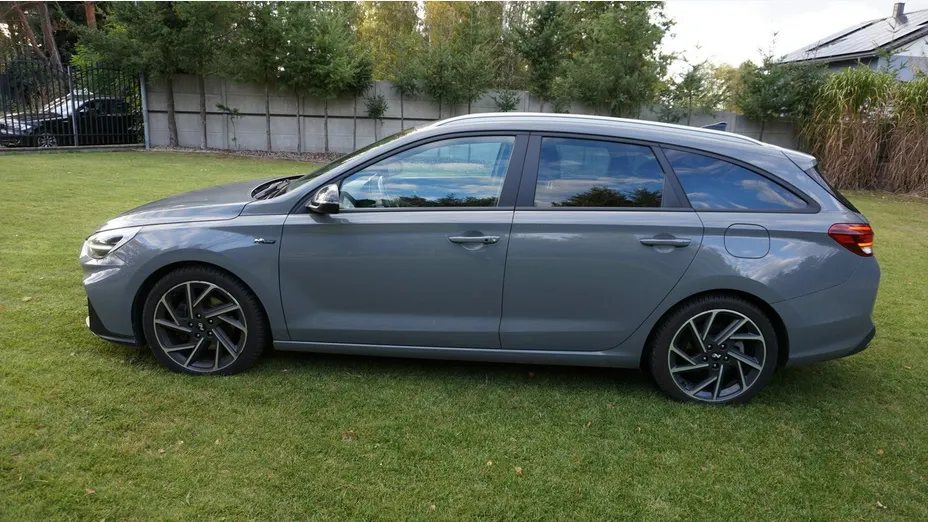 HYUNDAI i30 -