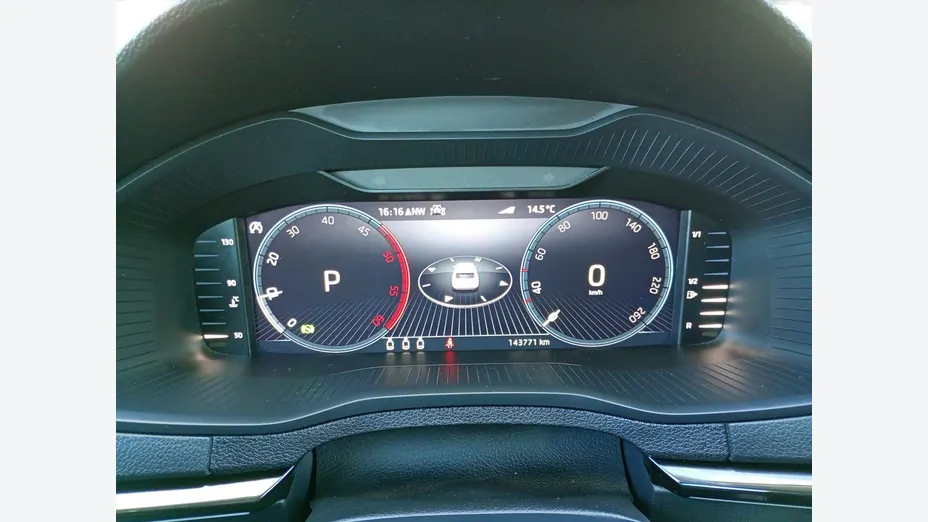 SKODA Karoq -