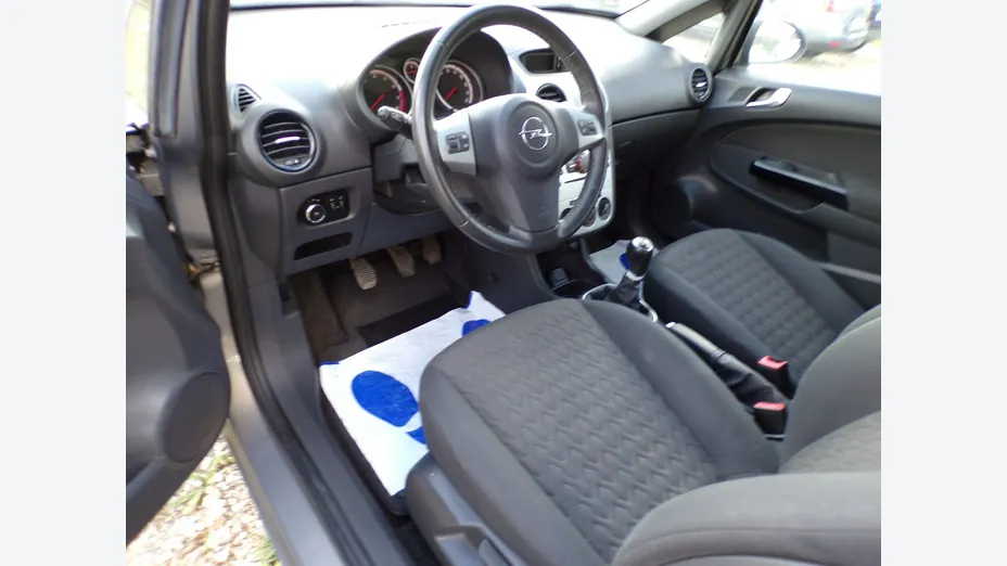 OPEL Corsa -