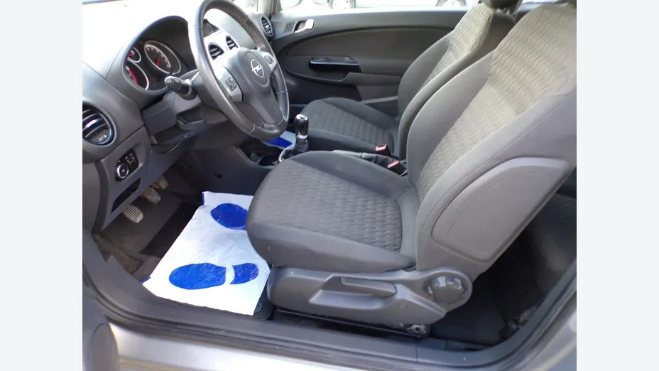 OPEL Corsa -