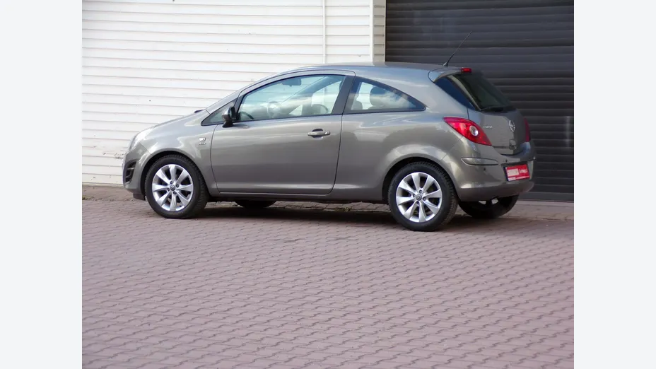 OPEL Corsa -