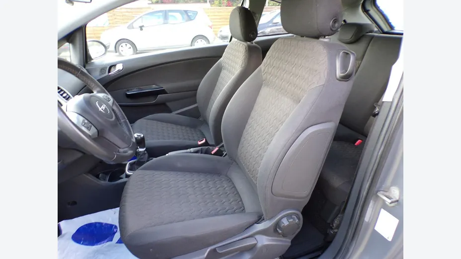 OPEL Corsa -