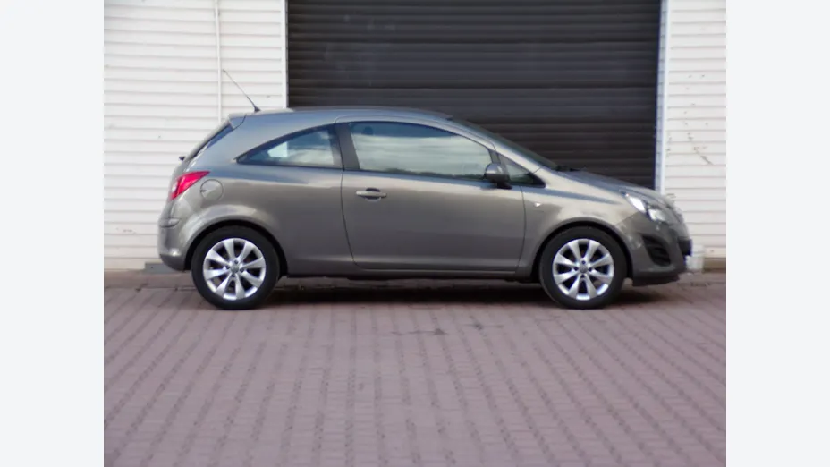 OPEL Corsa -