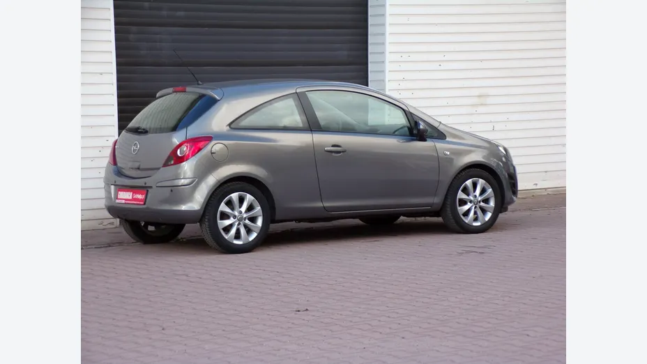 OPEL Corsa -