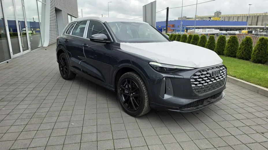 AUDI Q5 -