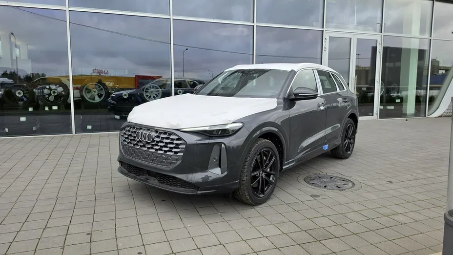 AUDI Q5 -