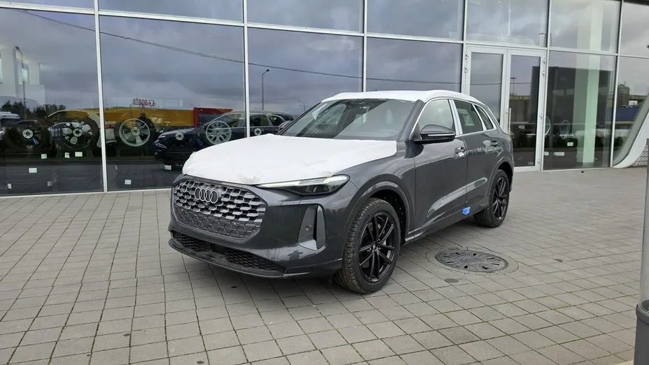 AUDI Q5 -