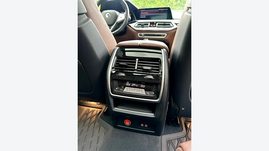 BMW X7 -