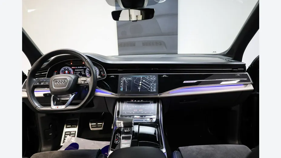 AUDI Q7 -