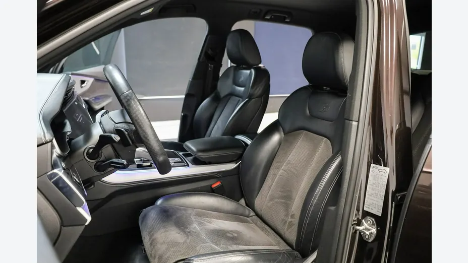 AUDI Q7 -
