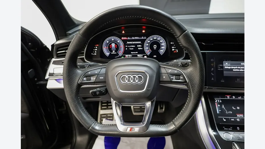 AUDI Q7 -