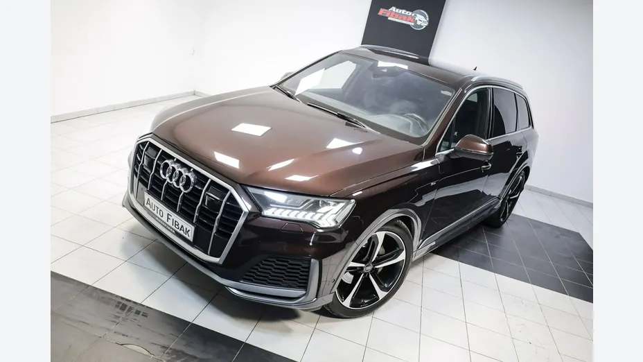AUDI Q7 -