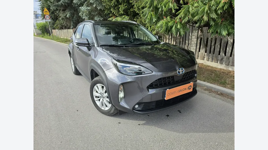 TOYOTA Yaris Cross -