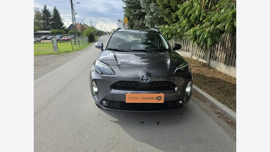 TOYOTA Yaris Cross -