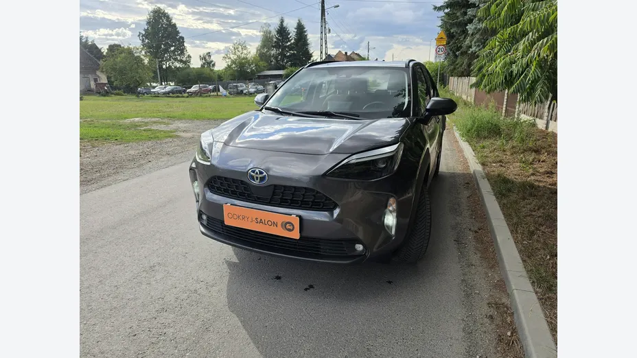 TOYOTA Yaris Cross -