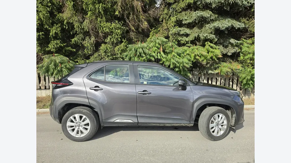 TOYOTA Yaris Cross -