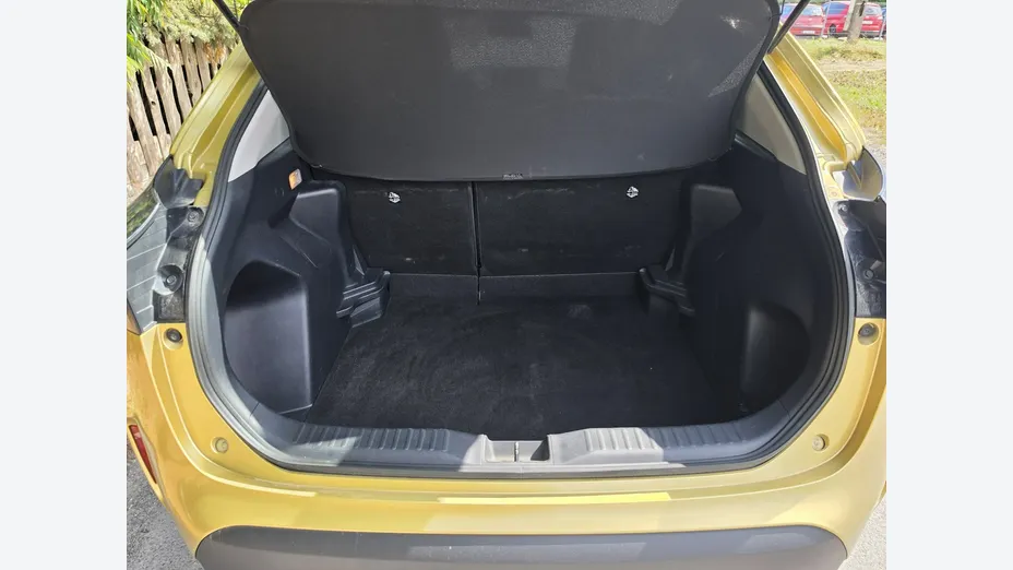 TOYOTA Yaris Cross -