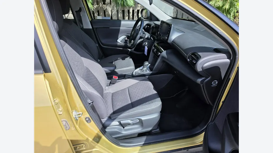 TOYOTA Yaris Cross -