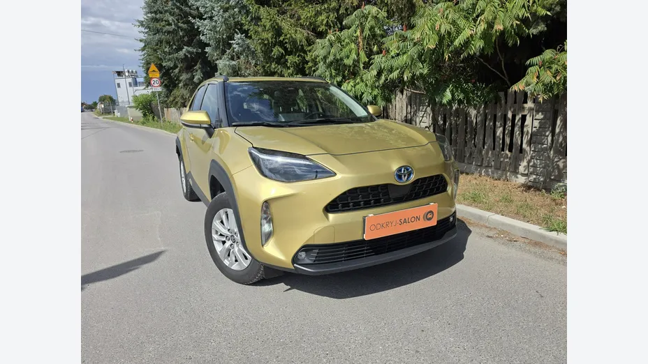 TOYOTA Yaris Cross -