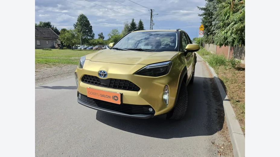 TOYOTA Yaris Cross -