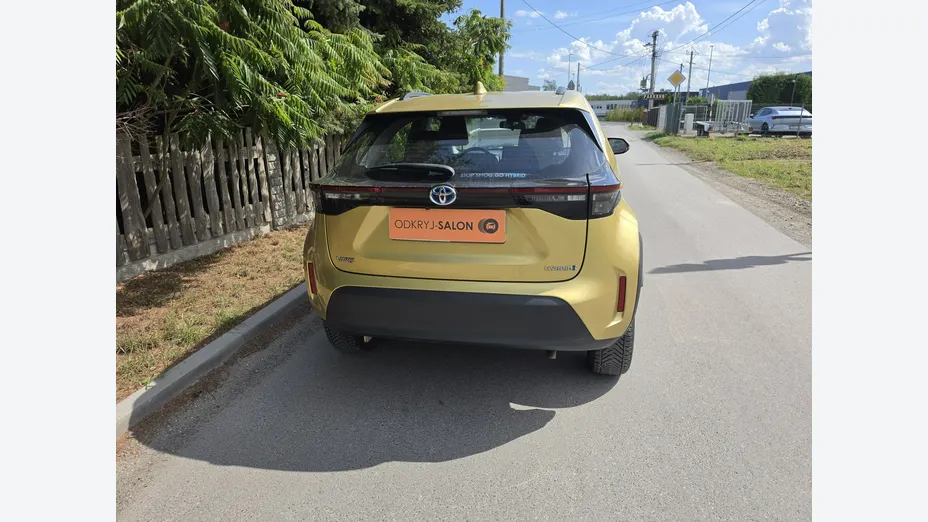 TOYOTA Yaris Cross -