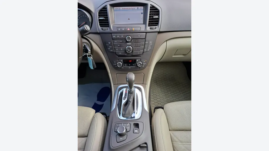 OPEL Insignia -