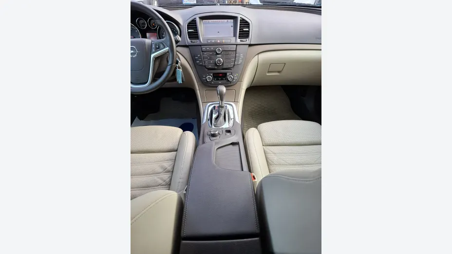 OPEL Insignia -
