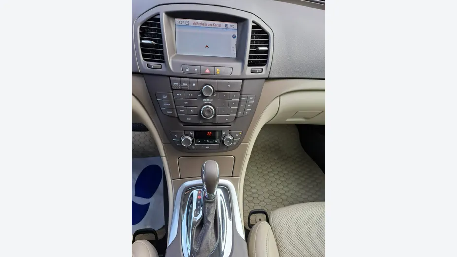 OPEL Insignia -