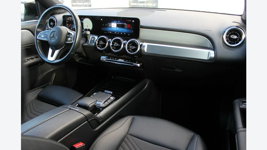 MERCEDES-BENZ GLB -