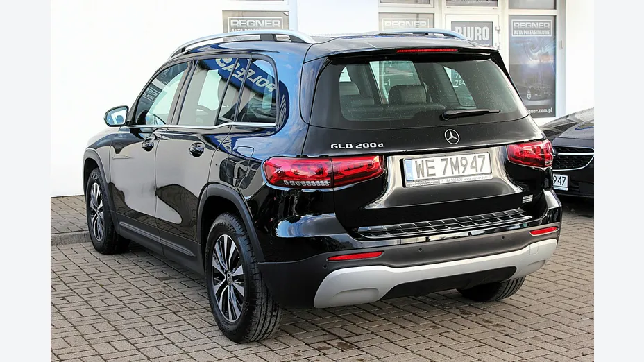 MERCEDES-BENZ GLB -