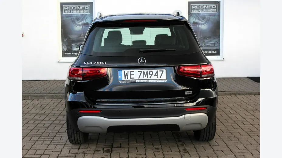 MERCEDES-BENZ GLB -