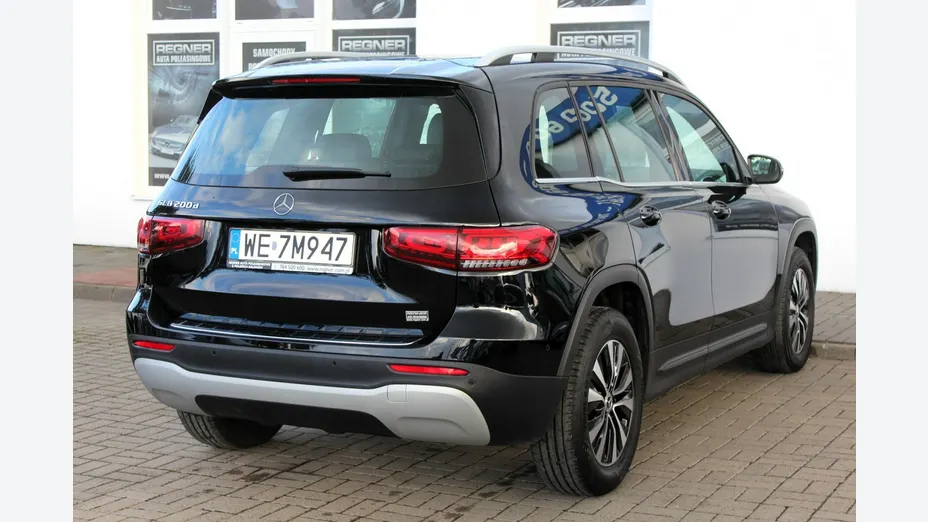 MERCEDES-BENZ GLB -