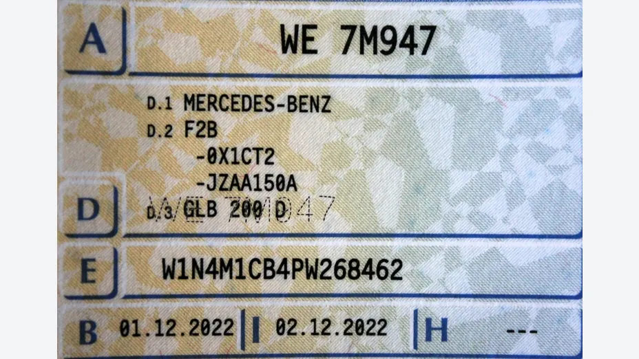 MERCEDES-BENZ GLB -