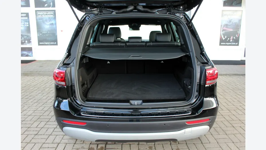 MERCEDES-BENZ GLB -