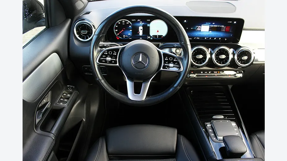 MERCEDES-BENZ GLB -