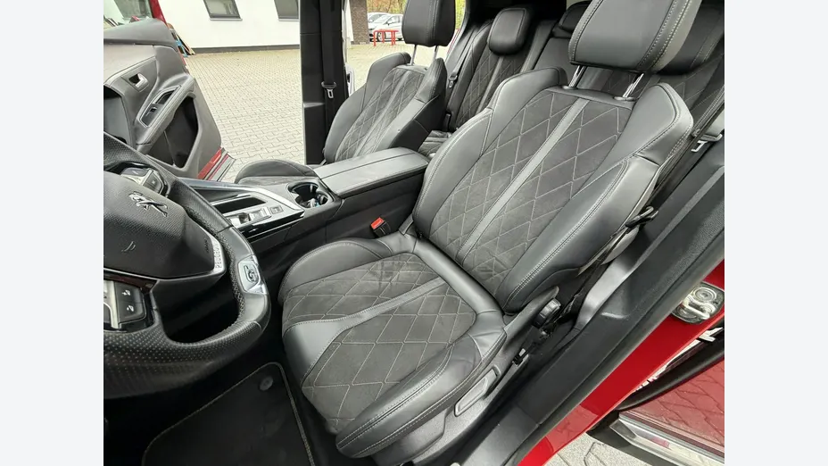PEUGEOT 3008 -
