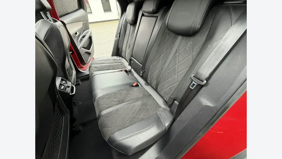 PEUGEOT 3008 -