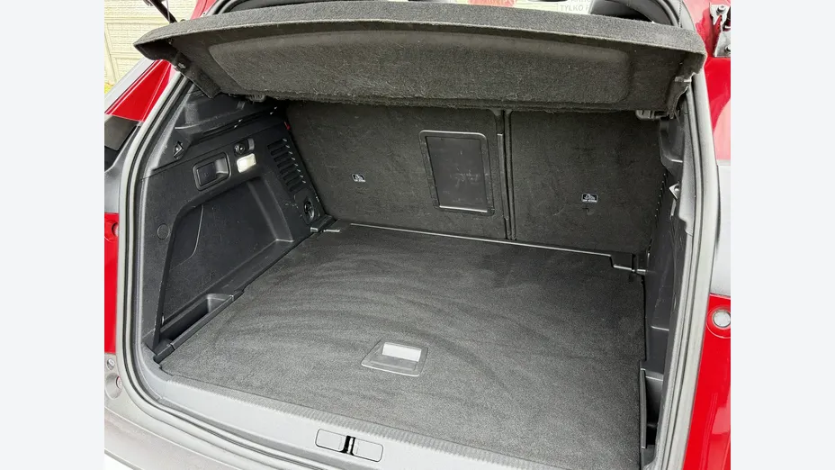 PEUGEOT 3008 -