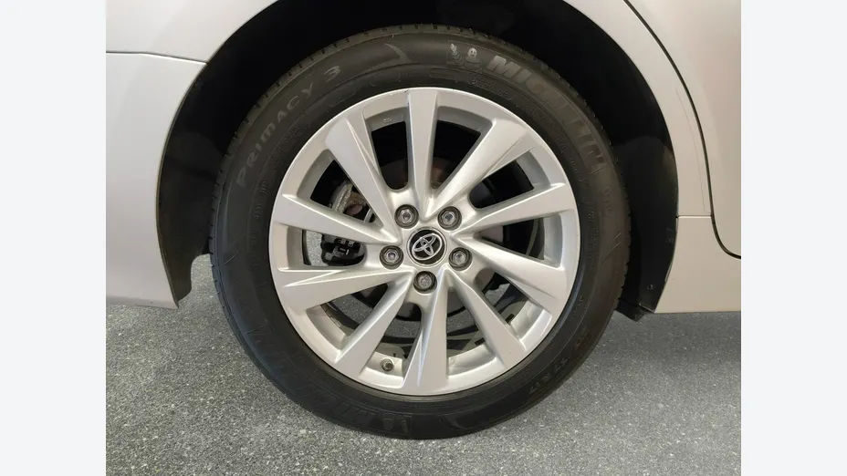 TOYOTA Camry -
