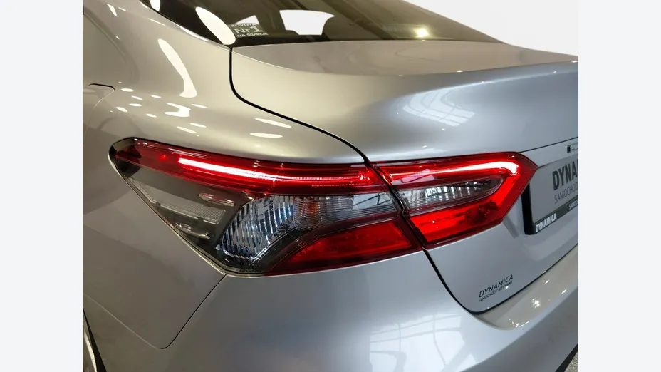 TOYOTA Camry -
