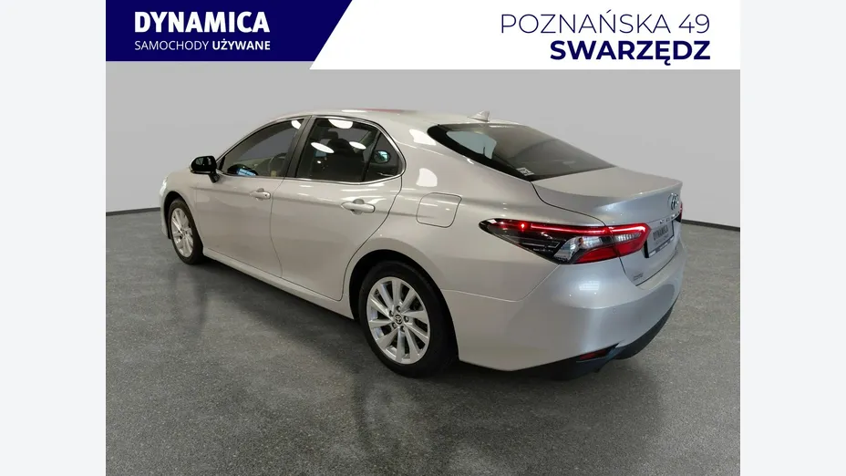 TOYOTA Camry -