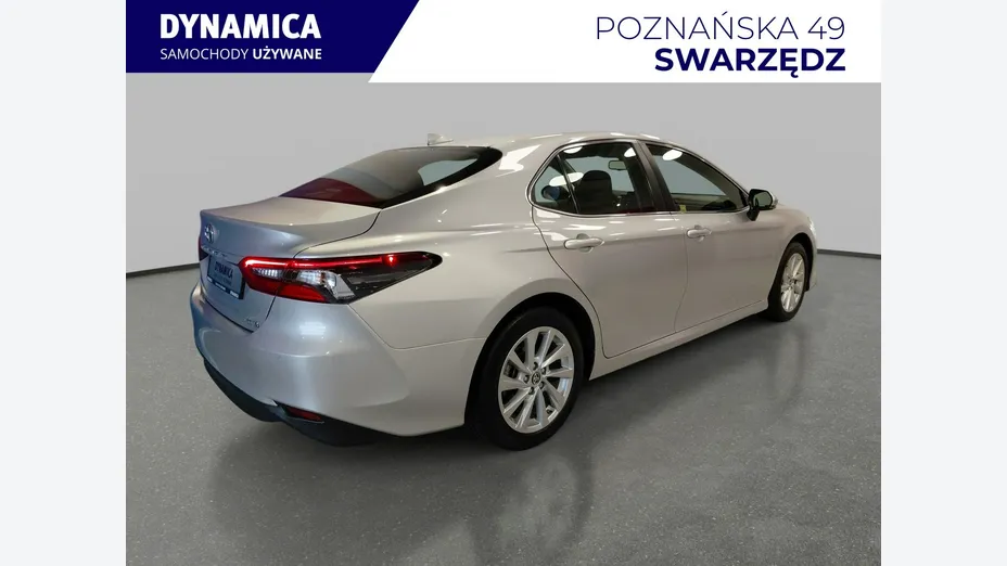 TOYOTA Camry -