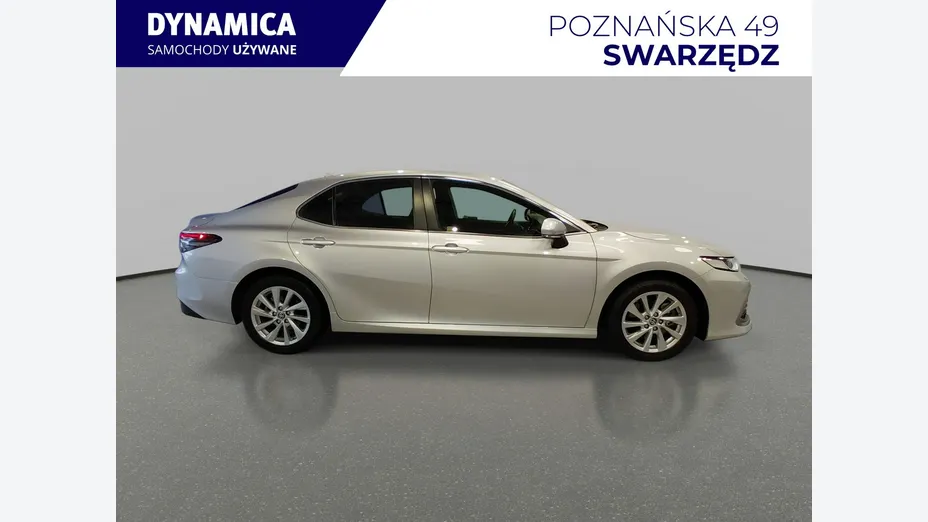 TOYOTA Camry -