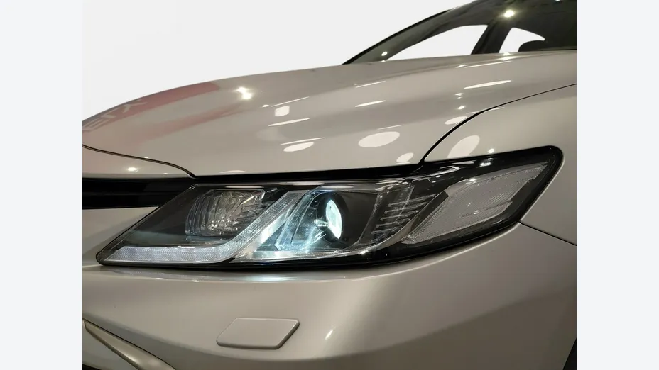 TOYOTA Camry -