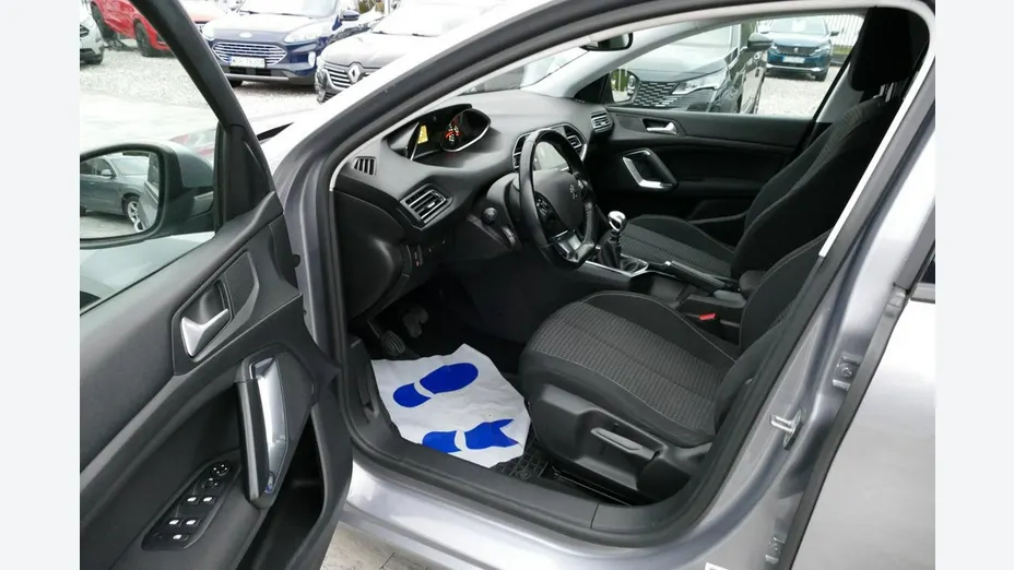 PEUGEOT 308 -