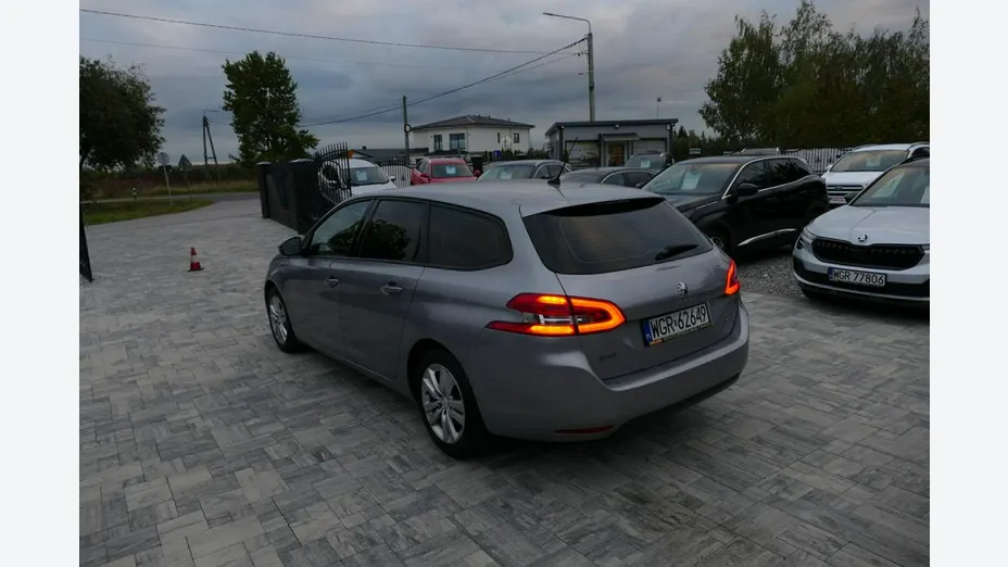 PEUGEOT 308 -