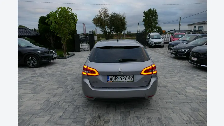 PEUGEOT 308 -